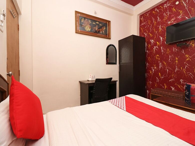 Oyo 1021 Hotel Gayatri Residency