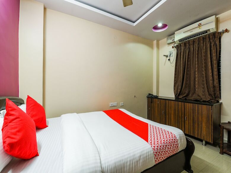 Apartamentos Oyo 22116 Savera Inn Lodge