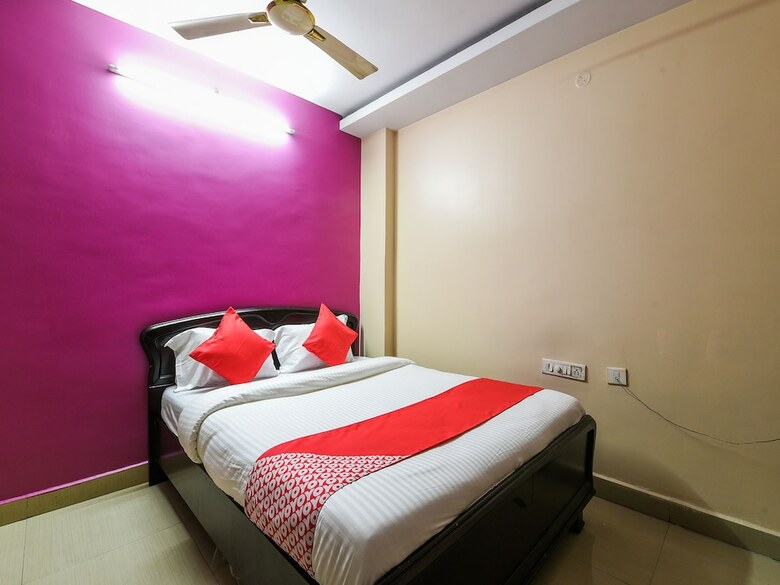 Apartamentos Oyo 22116 Savera Inn Lodge