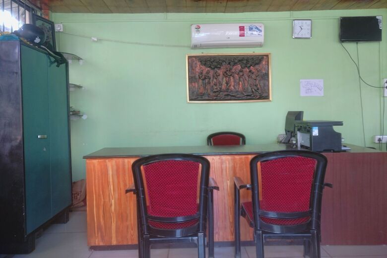 Hotel Oyo 27907 Greater Kailash The Palace