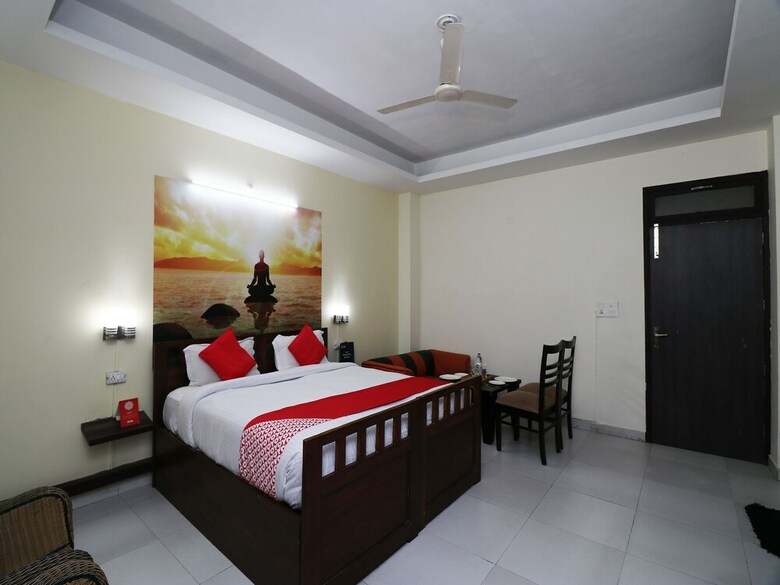 Hotel Oyo 22511 The Classic