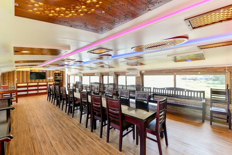 Hotel Oyo 24463 Indigo Luxury 4bhk