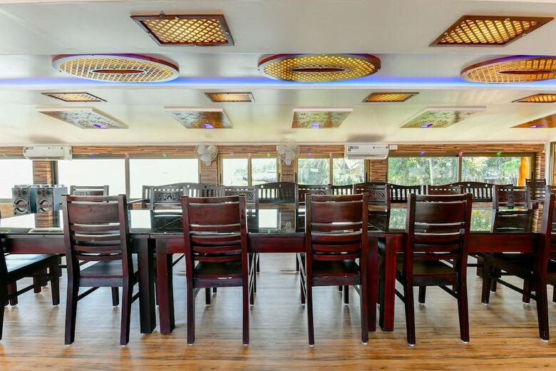 Hotel Oyo 24463 Indigo Luxury 4bhk