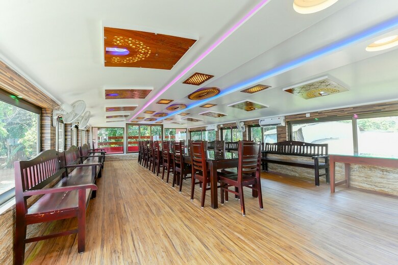 Hotel Oyo 24463 Indigo Luxury 4bhk