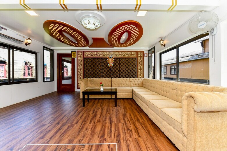 Hotel Oyo 24463 Indigo Luxury 4bhk