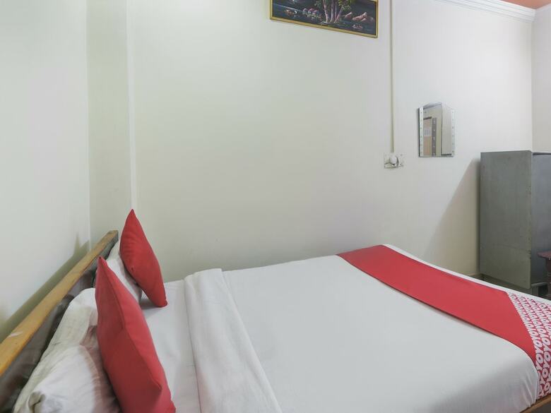 Oyo 4472 Hotel Chandra Deep