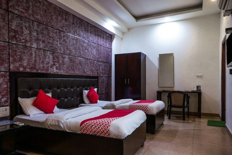 Oyo 18895 Hotel Kartikay Grand
