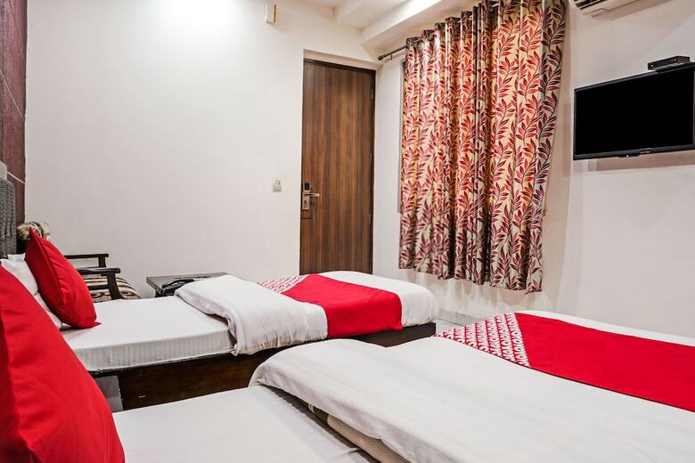 Oyo 18895 Hotel Kartikay Grand