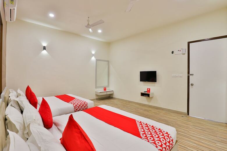 Hotel Oyo 18775 Utsav Banquet And Rooms