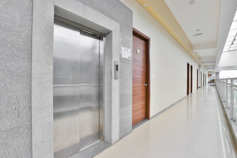 Hotel Oyo 18775 Utsav Banquet And Rooms