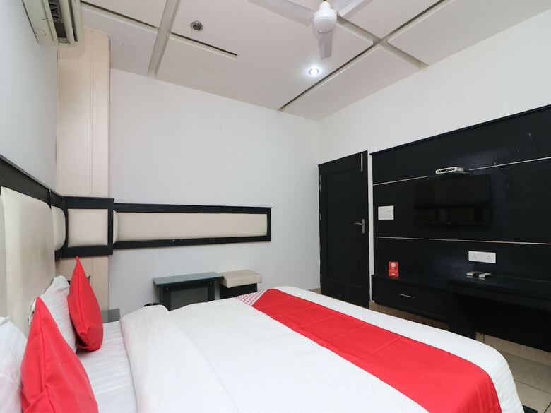 Oyo 22977 Hotel Alpine