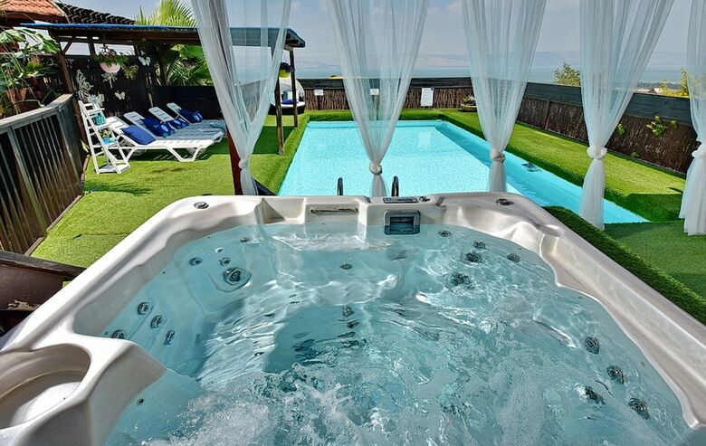 Cabana Touchwood