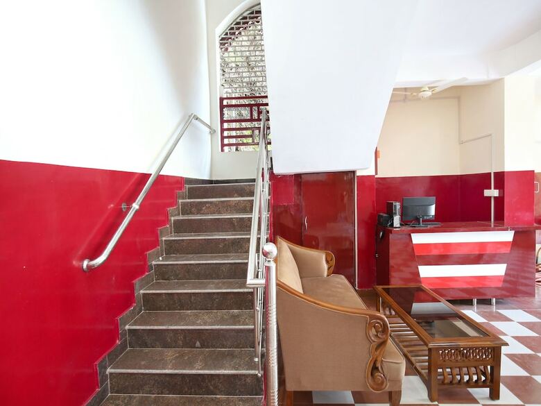 Hotel Oyo 17175 Home Blissful 2bhk Kumarhatti