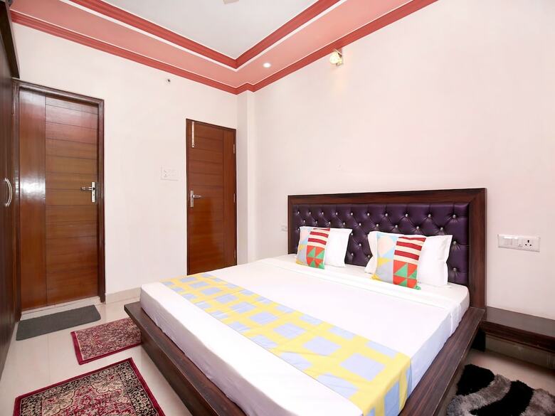 Hotel Oyo 17175 Home Blissful 2bhk Kumarhatti