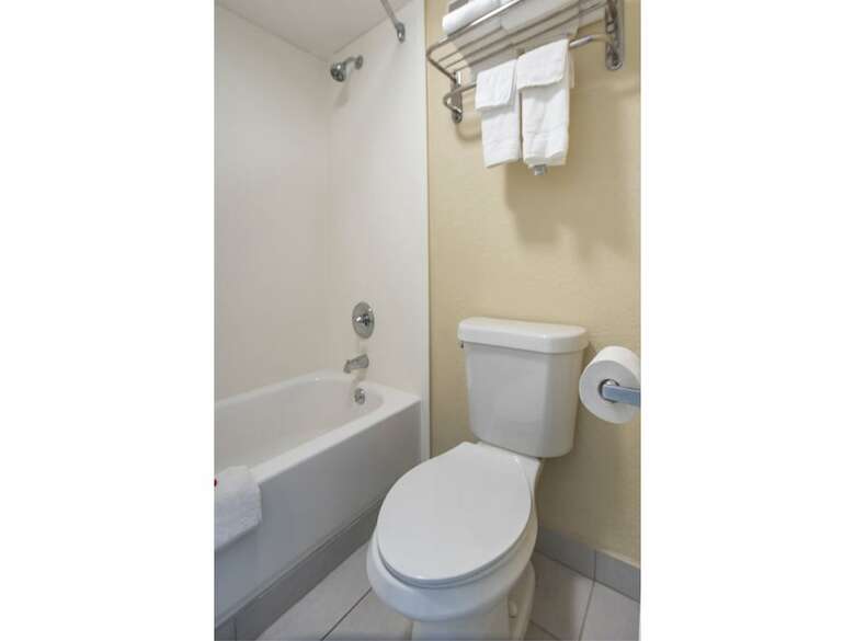 Oyo Hotel Knoxville Tn Cedar Bluff I-40