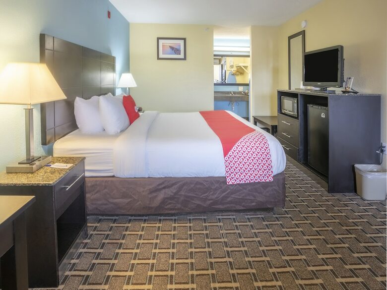 Oyo Hotel Knoxville Tn Cedar Bluff I-40