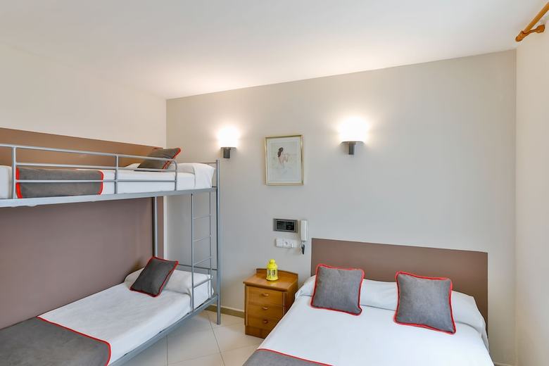 Oyo Hotel Can Peixan