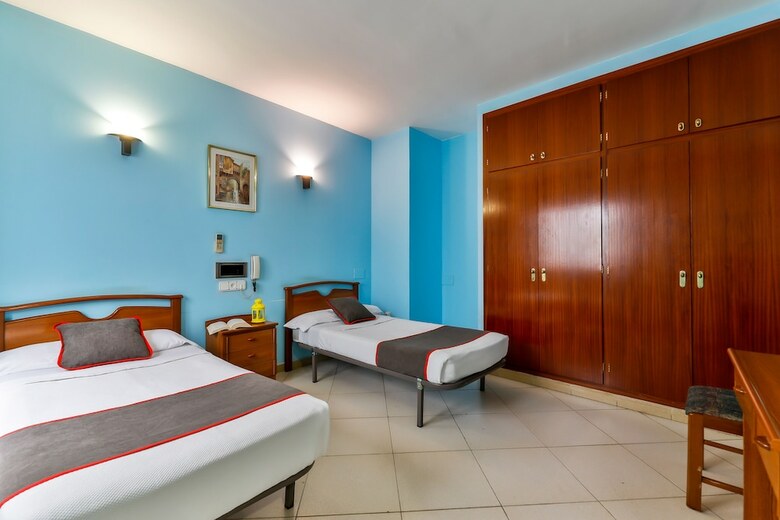 Oyo Hotel Can Peixan