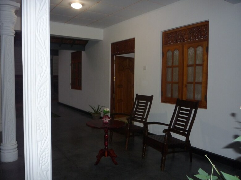 Hostal Nest Residence