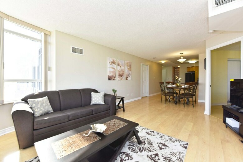 Sarkar Suites - 3888 Duke Of York Blvd