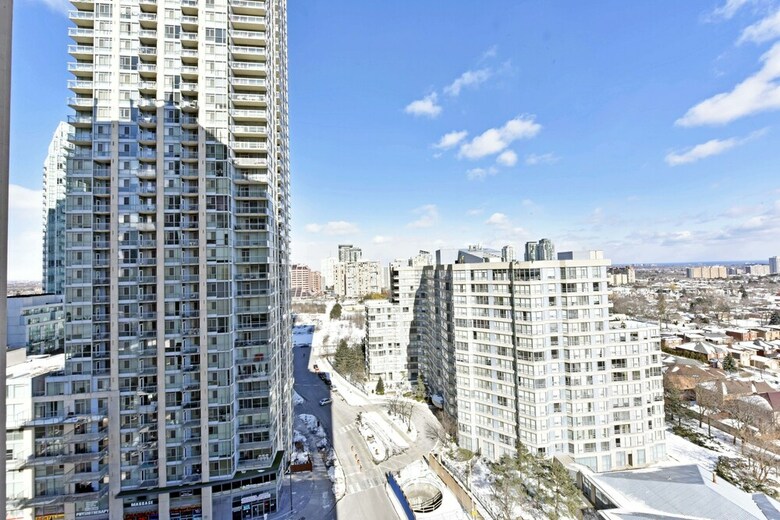 Sarkar Suites - 3888 Duke Of York Blvd