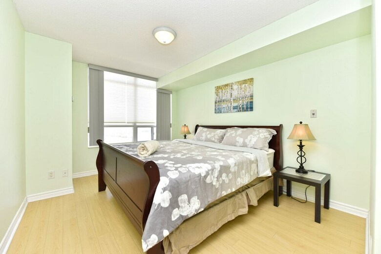 Sarkar Suites - 3888 Duke Of York Blvd