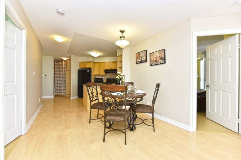 Sarkar Suites - 3888 Duke Of York Blvd