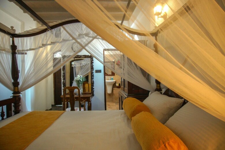 Hotel Dutch Wall