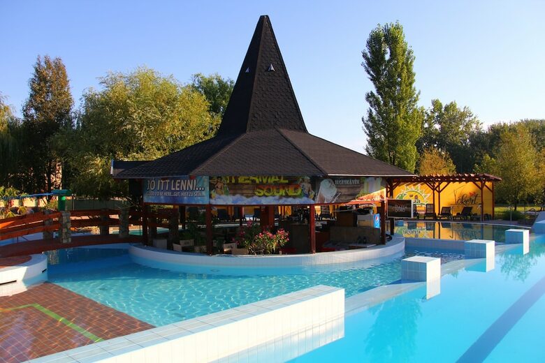 Krist�ly Hotel R�ckeve