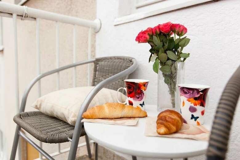 Split Apartments With Hotel Service