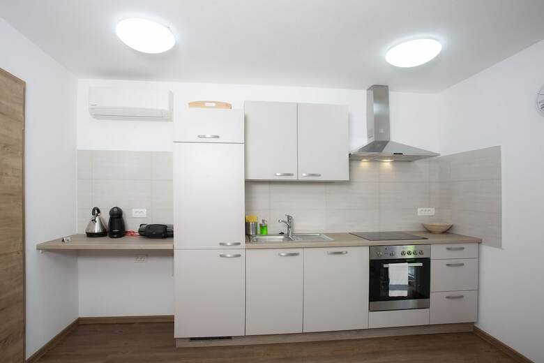 Razingar Apartments