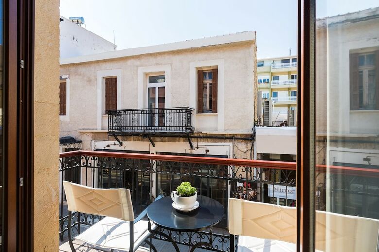 Hotel Phaedra Suites