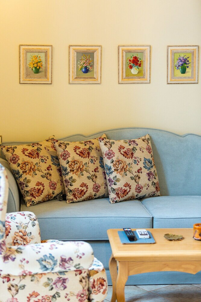 Hotel Phaedra Suites