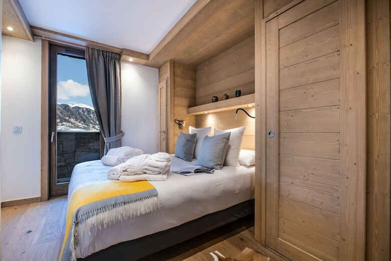 Yellowstone Lodge Chalet 4