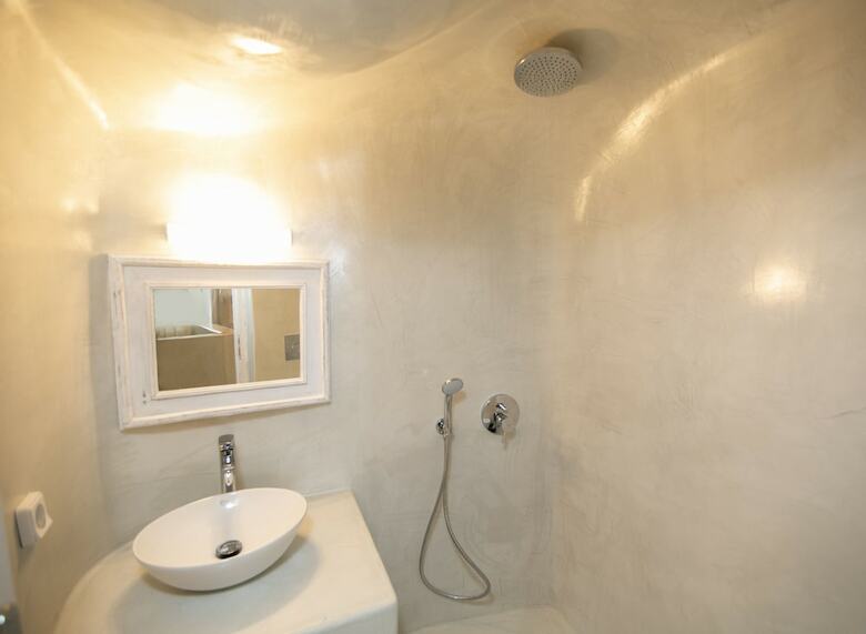Hotel White Cave House