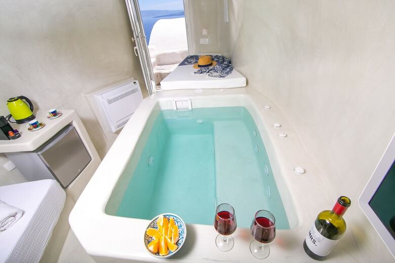 Hotel White Cave House