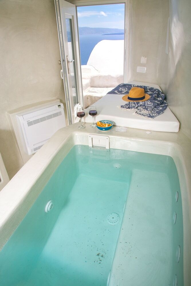 Hotel White Cave House