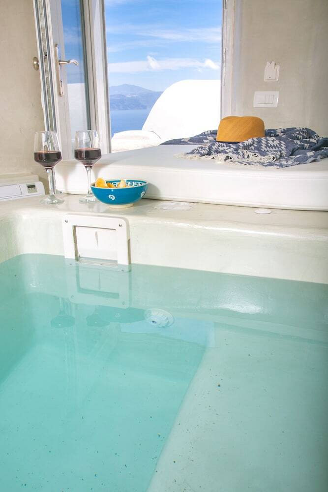 Hotel White Cave House