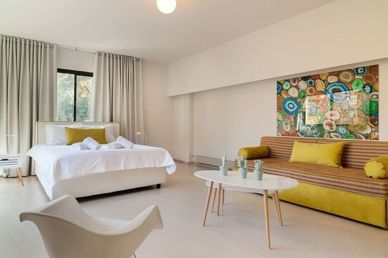 Apartamentos Plaka Heart