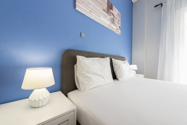 Warm Delightful Acropolis Apartment