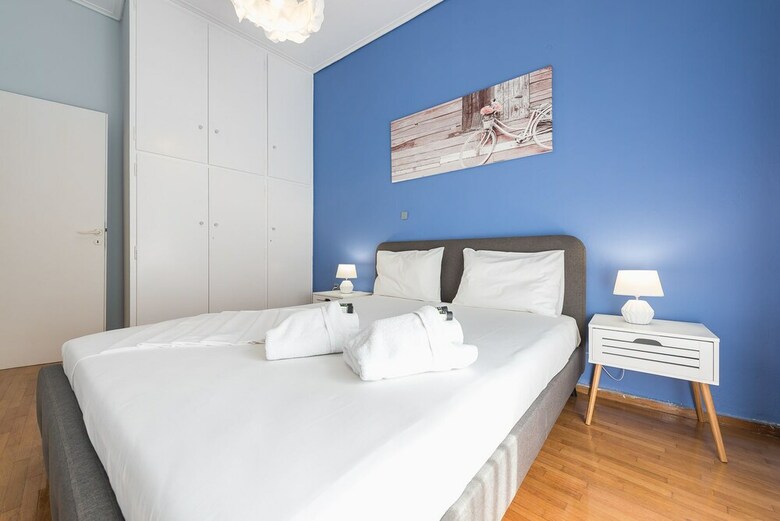 Warm Delightful Acropolis Apartment