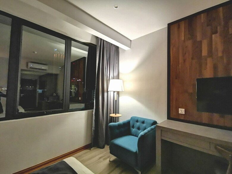 Frame Hotel