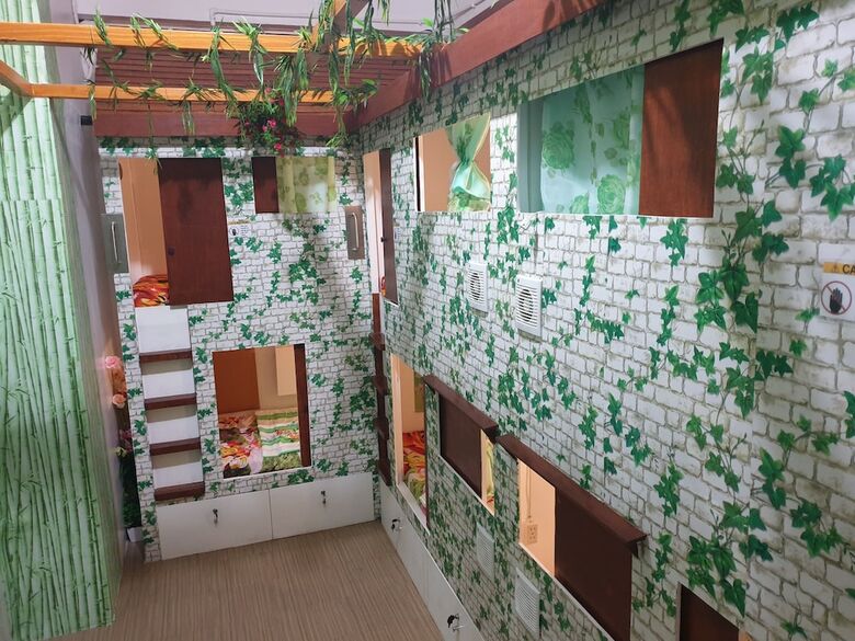 Gardenpod Hostel + Caf�