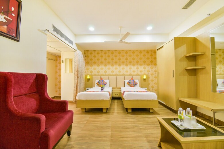Fabhotel Aasana Grand