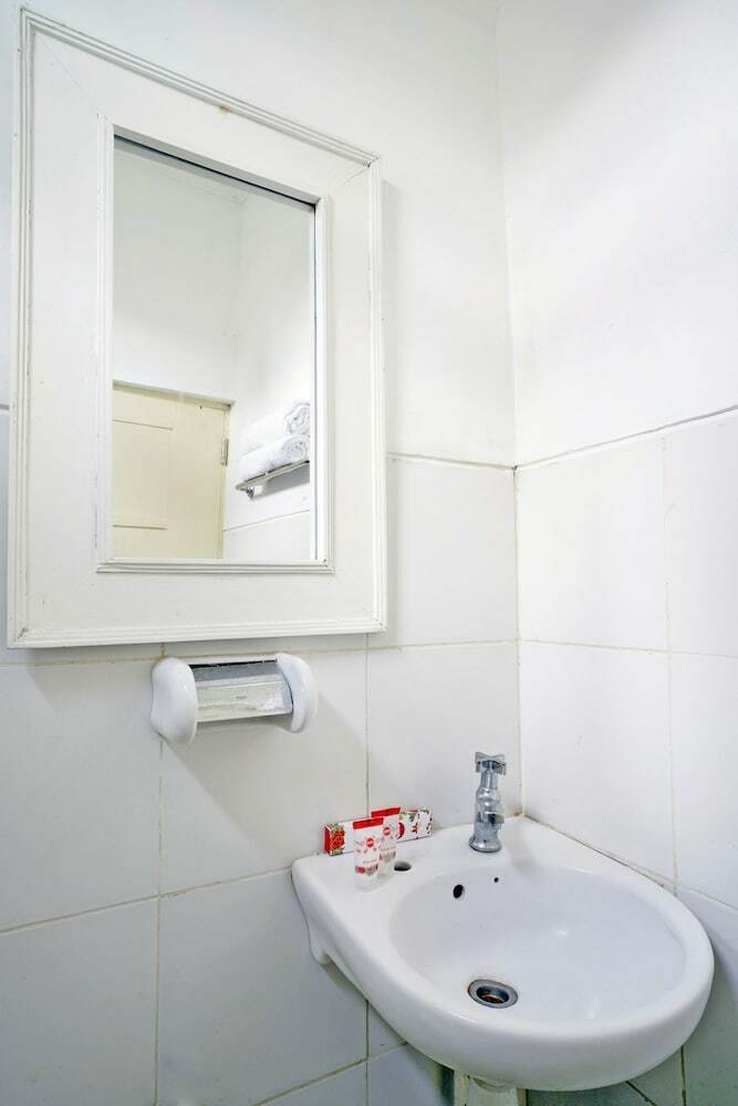 Hotel Oyo 749 Omah Putih