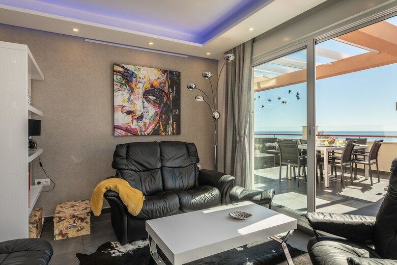 Apartamentos Ave Marina
