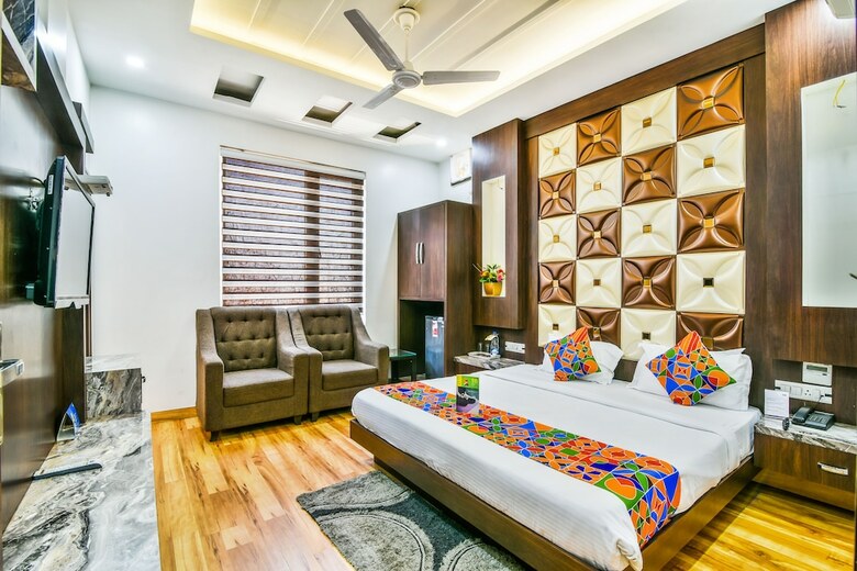 Fabhotel Aman Residency