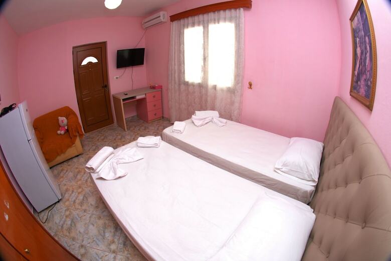 Maksi Apartments