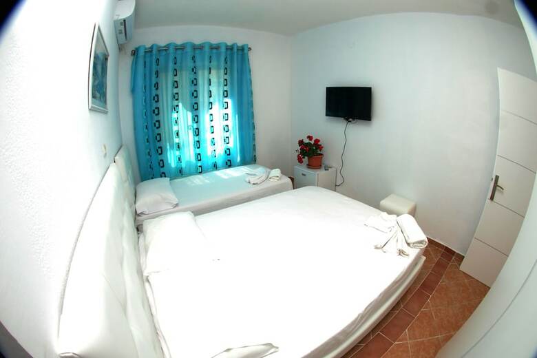 Maksi Apartments