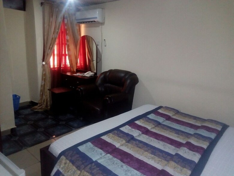Rodze Hotel & Suites